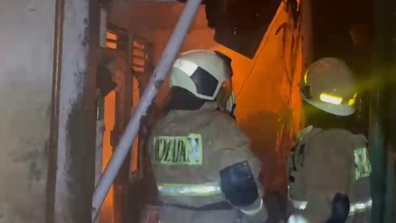 Kebakaran Tambora Hanguskan 14 Rumah dan Konveksi, 64 Jiwa Kehilangan Tempat Tinggal