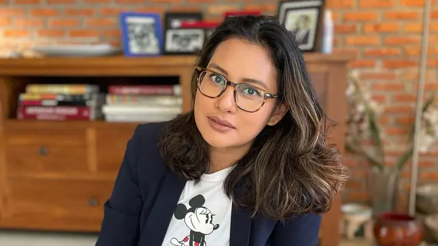 8 Gaya Raihaanun yang Kerap Tampil Boyish, Ibu Tiga Anak Kece Banget