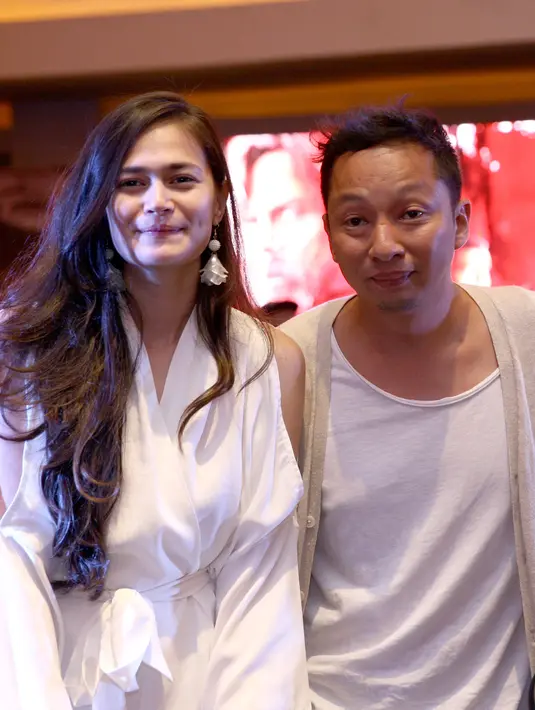 "Karena bukan apa-apa, gue kan disini cuma ladang kerja aja. Tapi kalau misalnya anak gue diarahin kesitu jangan ah. Maksudnya dia bisa lebih keren dan lebih cool aja," terangnya. (Nurwahyunan/Bintang.com)