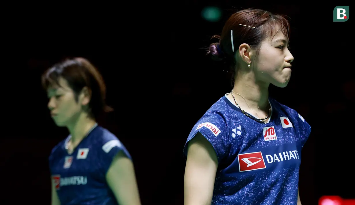 Lepas interval, Liu Sheng Shu/Zhang Shu Xian terus memimpin. Namun lagi-lagi menjelang angka-angka akhir Yuki Fukushima/Sayaka Hirota mampu memaksakan poin imbang saat kedudukan 18-18. (Bola.com/M Iqbal Ichsan)