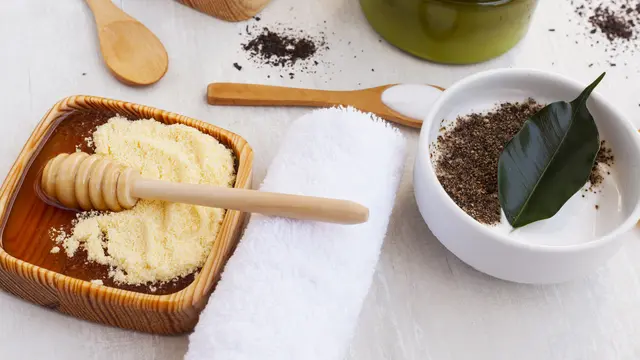 8 DIY Scrub Wajah Alami yang Mudah Kamu Buat di Rumah [Dok/freepik.com]