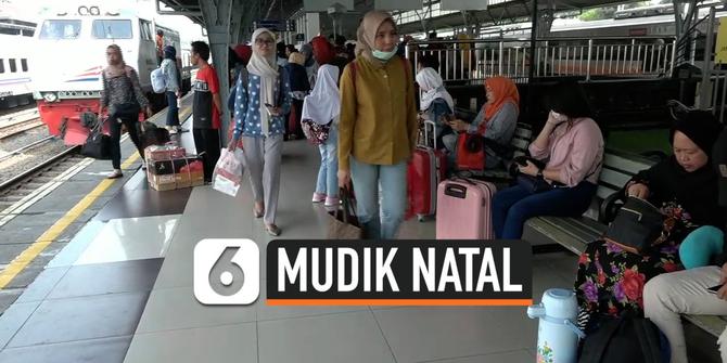 VIDEO: Jelang Mudik Natal, Stasiun Senen Mulai Ramai
