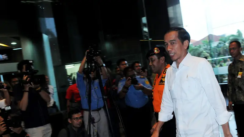 Datangi Basarnas, Jokowi Koordinasikan Pencarian AirAsia QZ8501