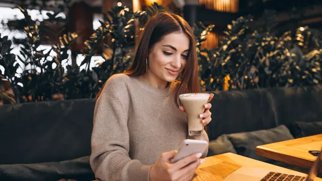 wanita oktober disukai dari chatting