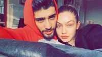 Bahan dalam sebuah postingan, akun tersebut mengatakan bahwa Zayn tak mengikuti Gigi di Instagram karena hubungan mereka palsu dan hanya untuk promosi. (instagram/gigihadid)