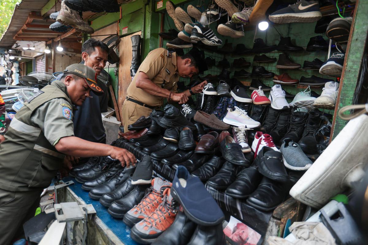 Petugas Gabungan Temukan Tramadol di Lapak Pedagang Kawasan KS Tubun