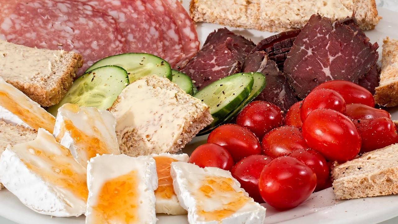 ilustrasi makanan berprotein