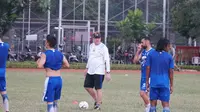 Pelatih Persib Bandung Robert Rene Albert merencanakan menggelar gim internal. (Huyogo Simbolon)