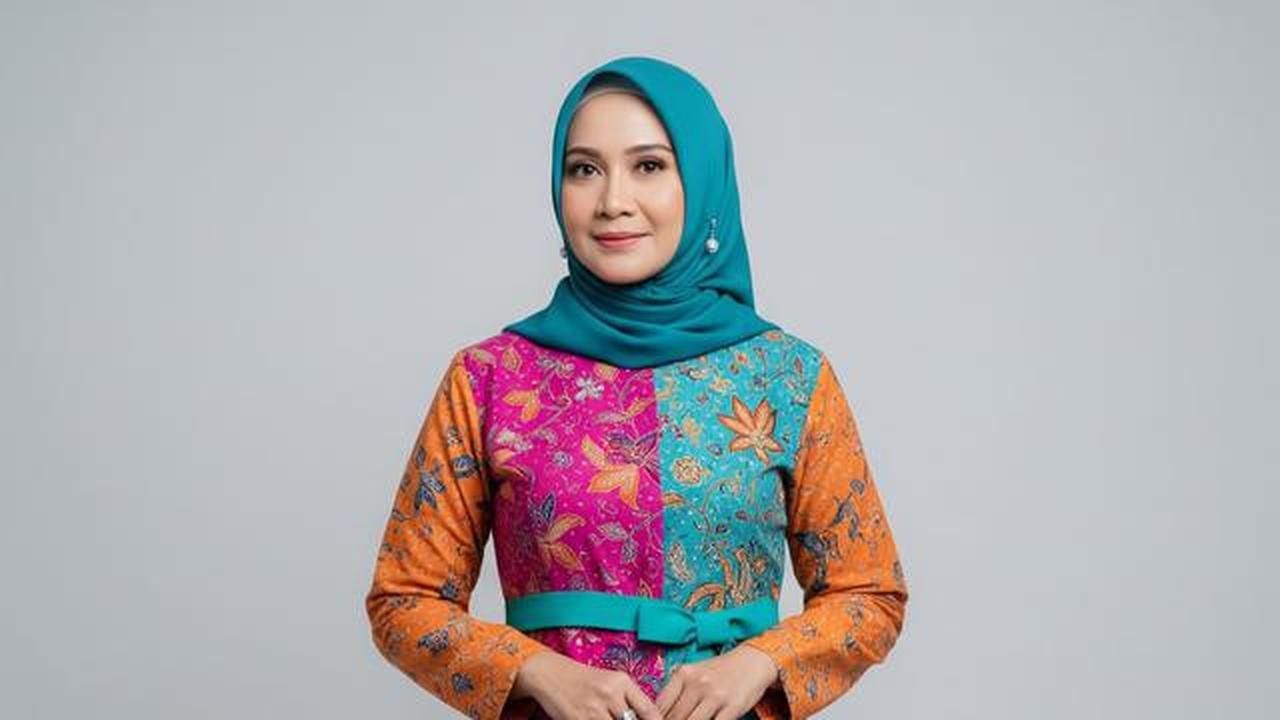 10 Model Baju Gamis Batik Ibu Ibu Terbaru, Ini Padu Padan yang Bikin Terlihat Muda di 2025
