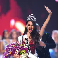 Catriona Gray dinobatkan sebagai Miss Universe 2018. (Lillian SUWANRUMPHA / AFP)