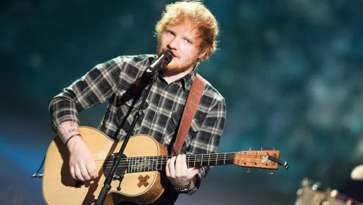 Meskipun tidak ingin membeberkan lokasinya, namun beredar gosip bahwa rumah Ed Sheeran terletak di pedesaan Paciano, dekat dari Danau Transimeno, Umbria. 