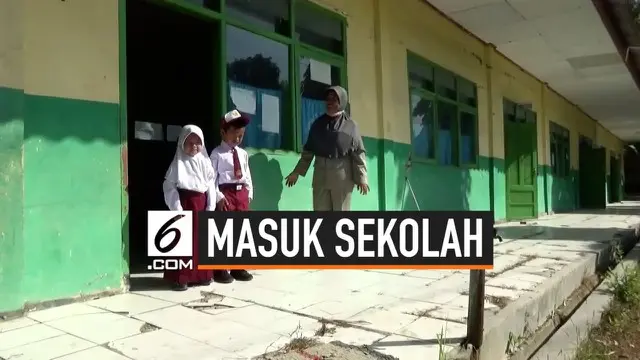 Sebuah sekolah dasar negeri di Jombang hanya memiliki 2 Murid baru, selain letaknya yang terpencil banyak warganya yang bukan lagi pasangan usia subur. Siswa sekolah ini juga hanya berjumlah 12 orang.