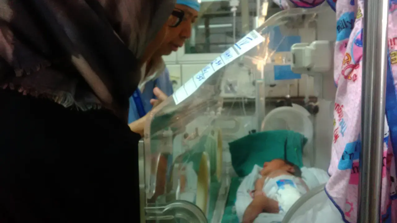Bayi Kembar Empat