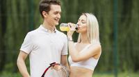 &nbsp;5 Tips Tennis Date Bareng Pasangan, Bikin Momen Olahragamu Makin Romantis&nbsp;| copyright freepik