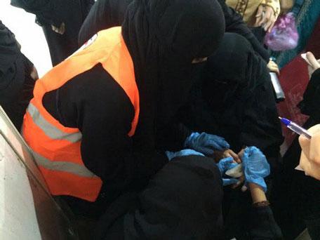 Tim medis yang membantu proses persalinan | Photo: Copyright emirates247.com