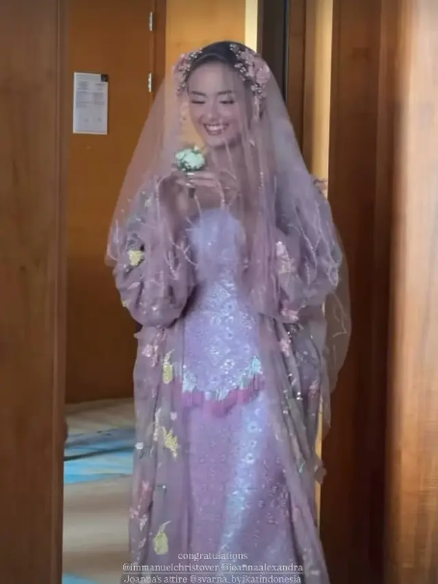 Anggunnya Joanna Alexandra di Hari Pernikahan, Pakai Dua Gaun Desainer Lokal dan Riasan Pinkish
