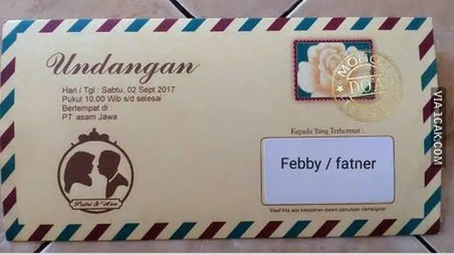 6 Momen Tidak Disengaja Salah Tulis di Undangan Nikah Ini Bikin Senyum