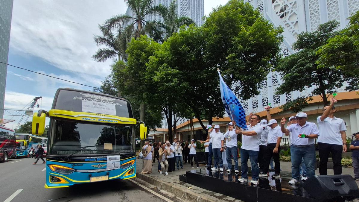 Danareksa Berangkatkan 1.600 Pemudik Gratis dan Bagikan Ribuan Paket Ramadan Inklusif