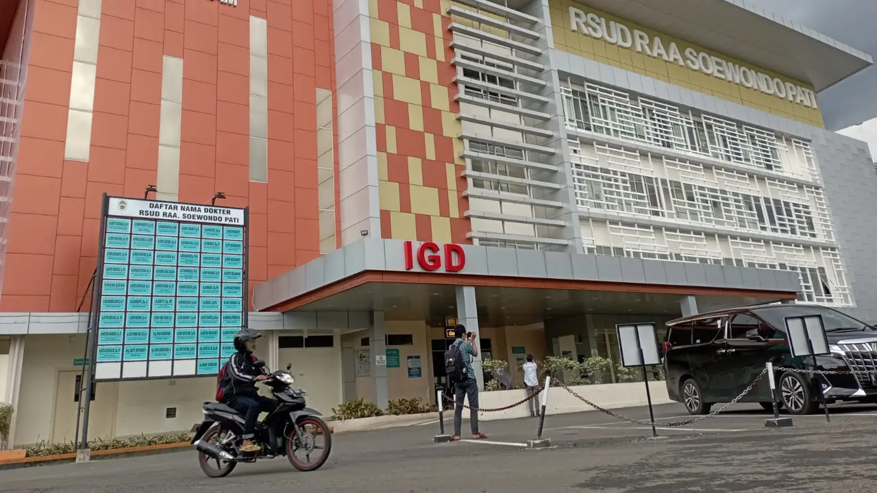 Tiga korban aksi main hakim sendiri yang dirawat di RSUD RAA Soewondo Pati akhirnya dipulangkan. (Liputan6.com/Arief Pramono)