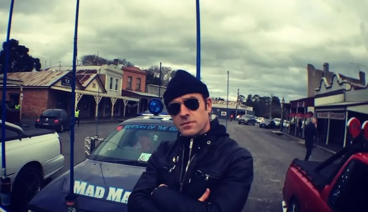 Lalu sumber mengatakan alasan mengejutkan mengenai mobil Justin yang masih berada di rumah Jen. (instagram/justintheroux)