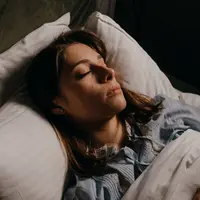 Kurang tidur dapat mempengaruhi cara tubuh mengatur rasa lapar dan kenyang. (Foto/dok: Pexels/Polina)