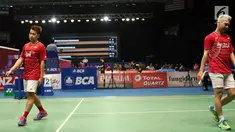 Ganda Putra Indonesia, Kevin Sanjaya Sukamuljo/Markus Gideon saat laga melawan Kim Astrup/Anders S Rasmussen (Denmark) di Babak 32 Besar Indonesia Open 2017 di Jakarta, Rabu (14/6). Kevin/Markus kal;ah 16-21, 16-21. (Liputan6.com/Helmi Fithriansyah)