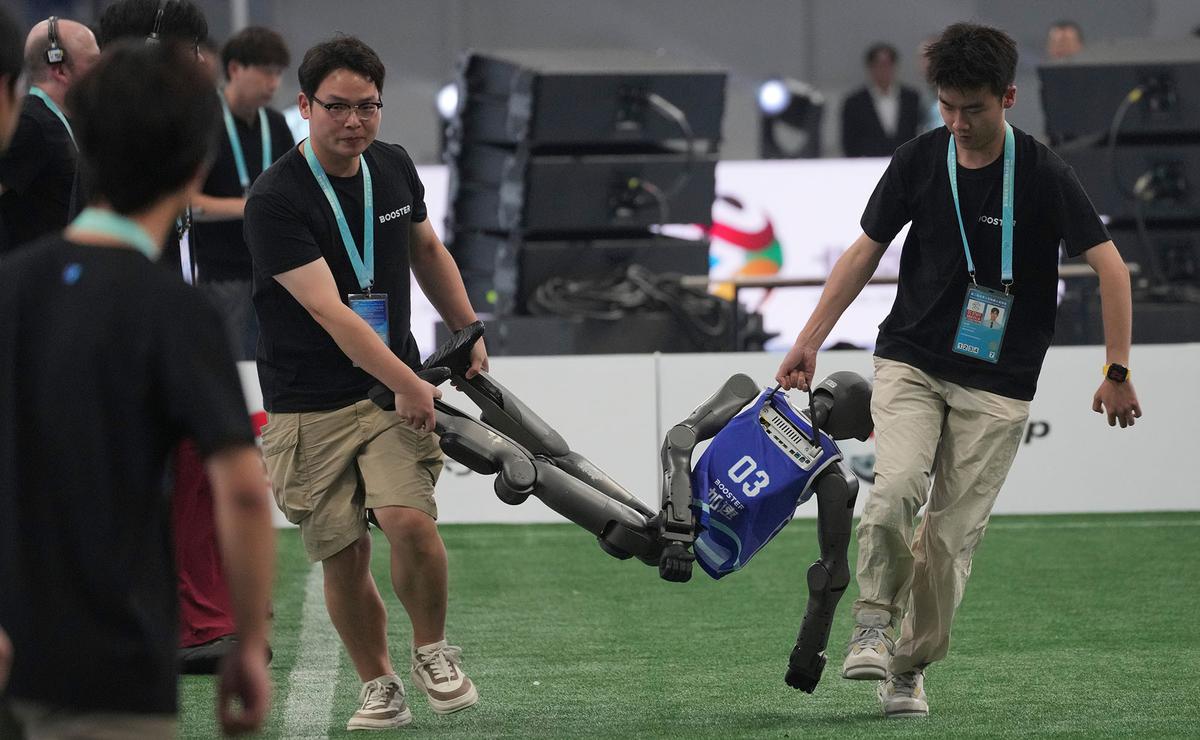 2.056 Robot Humanoid Ikuti Kompetisi di China
