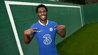 Chelsea baru saja mendapatkan striker muda Pantai Gading, David Datro Fofana pada bursa transfer musim dingin 2022/2023. Kehadiran pemain yang didatangkan dari Molde FC ini menambah daftar pemain asal Pantai Gading yang berlaga di Premier League Liga Inggris musim ini. Termasuk David Datro Fofana, total ada lima pemain asal Pantai Gading yang kini tengah merumput di Liga Inggris yang diakui menjadi liga terbaik di dunia. Berikut daftar lengkap kelimanya. (chelseafc.com)