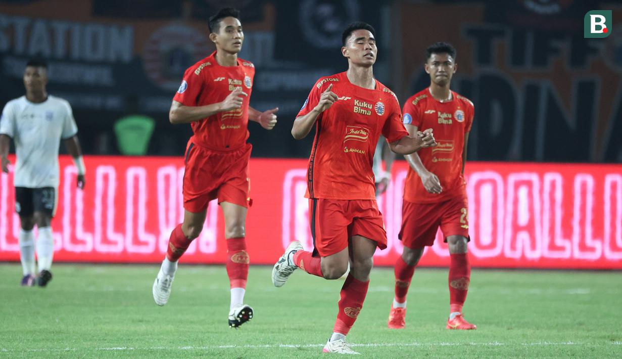 <p>Selebrasi pemain Persija Jakarta, Muhammad Ferarri setelah mencetak gol ke gawang Rans Nusantara FC pada laga pekan ke-16 BRI Liga 1 2023/2024 di Stadion Patriot Candrabhaga, Bekasi, Minggu (22/10/2023) malam WIB. (Bola.com/Abdul Aziz)</p>