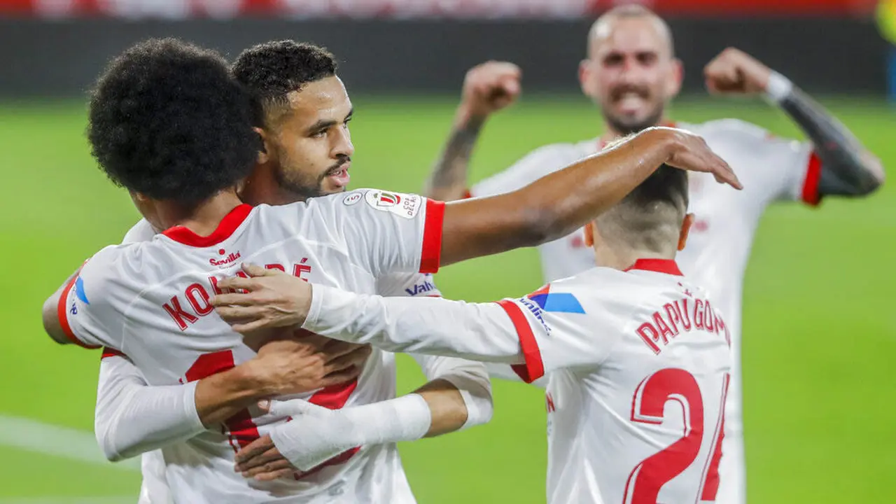 FOTO: Dibobol Sang Mantan, Barcelona Tumbang di Markas Sevilla