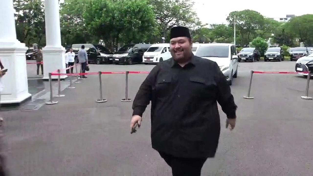 Berpakaian Serba Hitam, Cucu Soekarno Temui Prabowo di Istana