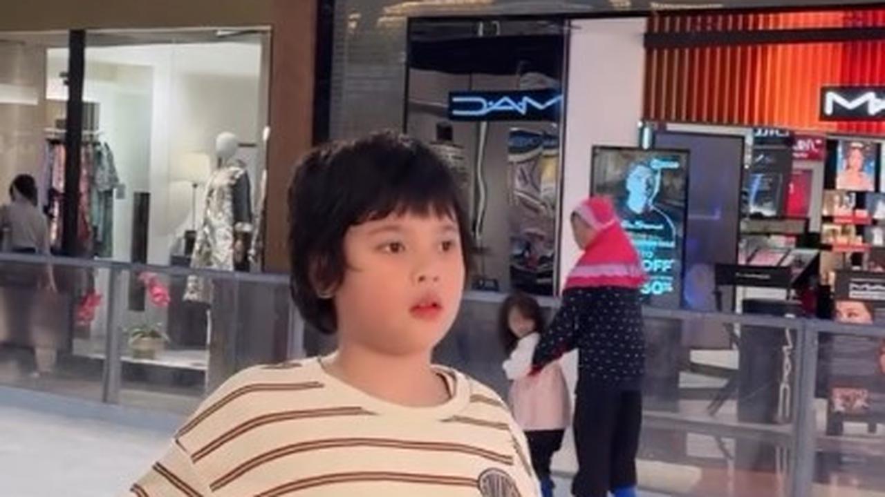 Potret Safeea Anak Mulan Jameela dan Ahmad Dhani Main Ice Skating, Ternyata Jago - Tunjukkan Aksi Berputar