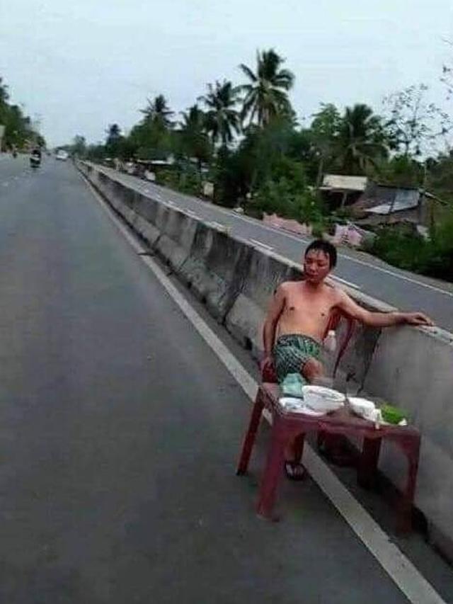 Kocak, 6 Potret Aksi Orang saat Bosan di Rumah Ini Bikin Tepuk Jidat