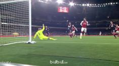 Berita video highlights Premier League 2017-2018, Arsenal vs Huddersfield Town, Kamis (30/11/2017). This video presented by BallBall.