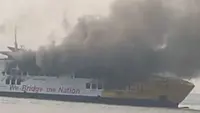 Kapal Batu Mandi Terbakar di Merak, Tim SAR Gabungan Evakuasi Penumpang