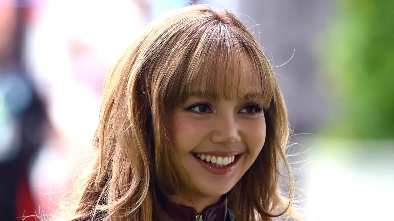 Lisa Blackpink di F1 Milan. (Rudy Carezzevoli/Getty Images/AFP Rudy Carezzevoli / GETTY IMAGES NORTH AMERICA / Getty Images via AFP)