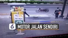 Sebuah CCTV merekam kejadian yang membuat warganet bigung.