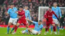 Hasil imbang ini membuat Liverpool dan Manchester City gagal menggeser Arsenal dari puncak klasemen Liga Inggris. (AP Photo/Jon Super)