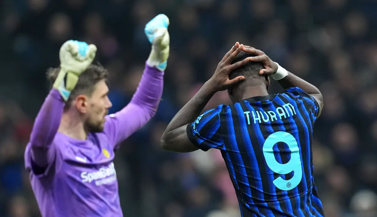 Sayangnya, gol tak tercipta lagi setelah itu. Hal tersebut membuat Inter Milan harus tersingkir dari Liga Champions setelah kalah agregat 2-5. (AP Photo/LaPresse/Spada)
