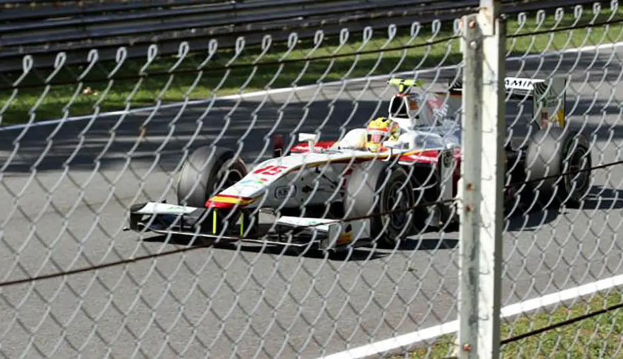 Rio Haryanto terkendala masalah teknis saat turun di Feature Race GP2 Seri Italia di Sirkuit Monza, Italia, Sabtu (5/9/2015) siang waktu setempat. (Bola.com/Reza Khomaini)