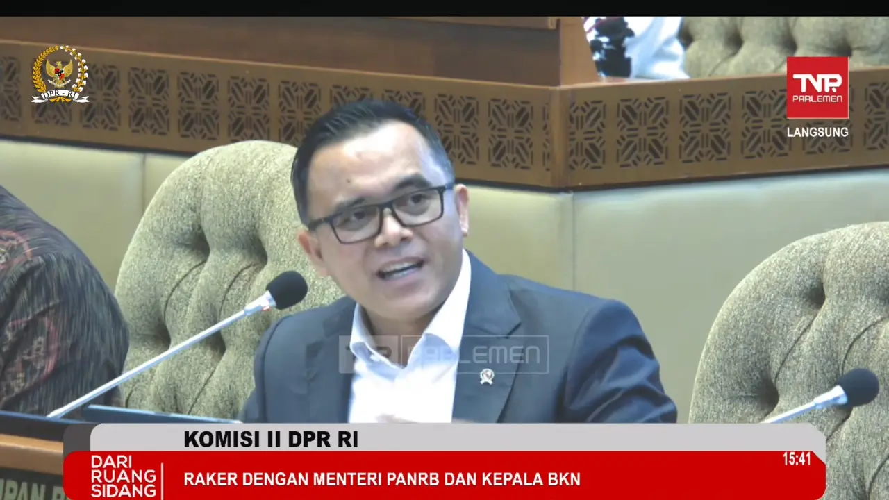 Menteri PANRB Abdullah Azwar Anas saat Rapat Kerja dan Rapat Dengar Pendapat bersama Komisi II DPR RI, di Jakarta, Rabu (13/3/2024). (Foto: tangkapan layar/Tira Santia)