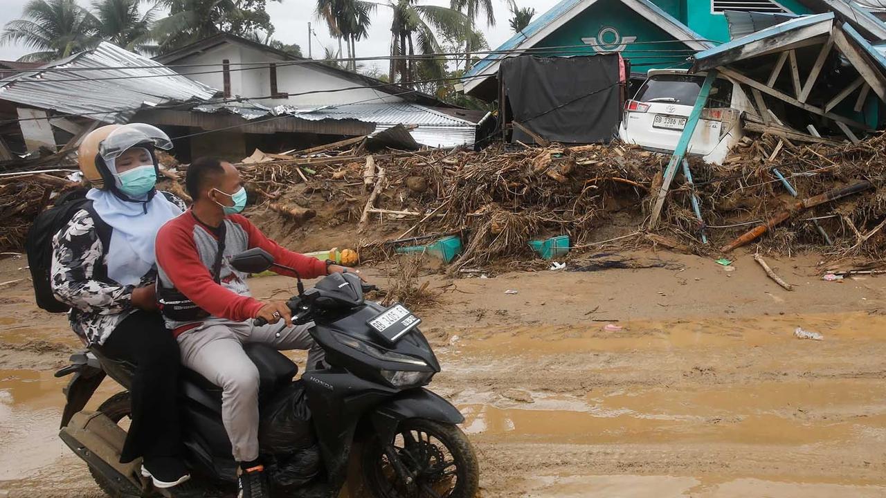 FOTO: Kerusakan Parah Akibat Banjir Bandang di Batang Toru, Tapanuli Selatan