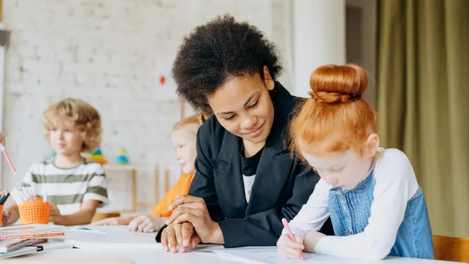 8 Tips Mendidik Anak agar Cerdas dan Kreatif Sejak Dini, Orangtua Wajib Tahu
