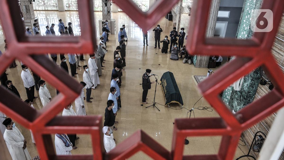 Niat Shalat Jenazah Laki-Laki dan Perempuan, Lengkap Rukun dan Bacaannya yang Benar