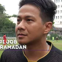 Meskipun sepi job, Delon melihat suasana berbeda di Jakarta saat bulan Ramadan 1438 H.