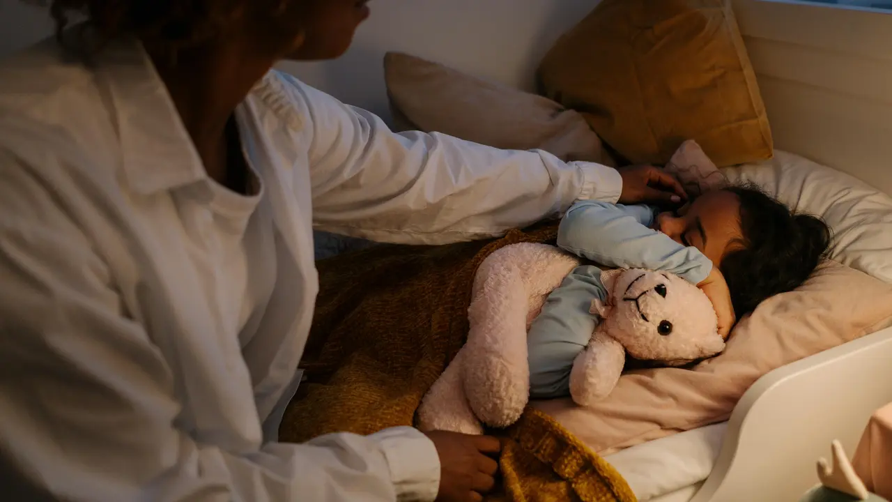 7 Tips Jitu Membuat Anak Berani Tidur Sendiri, Bangun Kemandiriannya