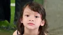 Wajah sang putri memang cukup mirip dengan ayahnya. Tak heran jika banyak yang sebut mereka kembaran wajah. [Instagram.com/andra_photo]