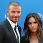 Victoria Beckham. Istri mantan bintang Manchester United David Beckham yang bernama asli Victoria Adams ini awalnya adalah anggota grup band Spice Gilrs, dengan nama panggung Posh Spice pada tahun 1990-an. (AFP/Valery Hache)