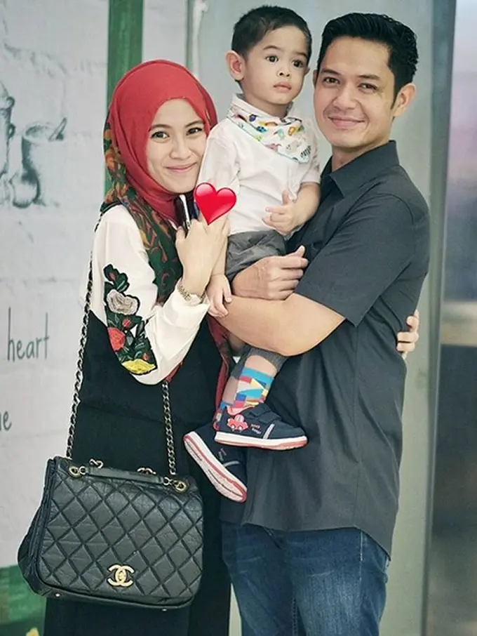 [Bintang] Dude Harlino dan Alyssa Soebandono