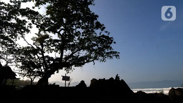 Wisatawan Masih Padati Pelabuhan Ratu